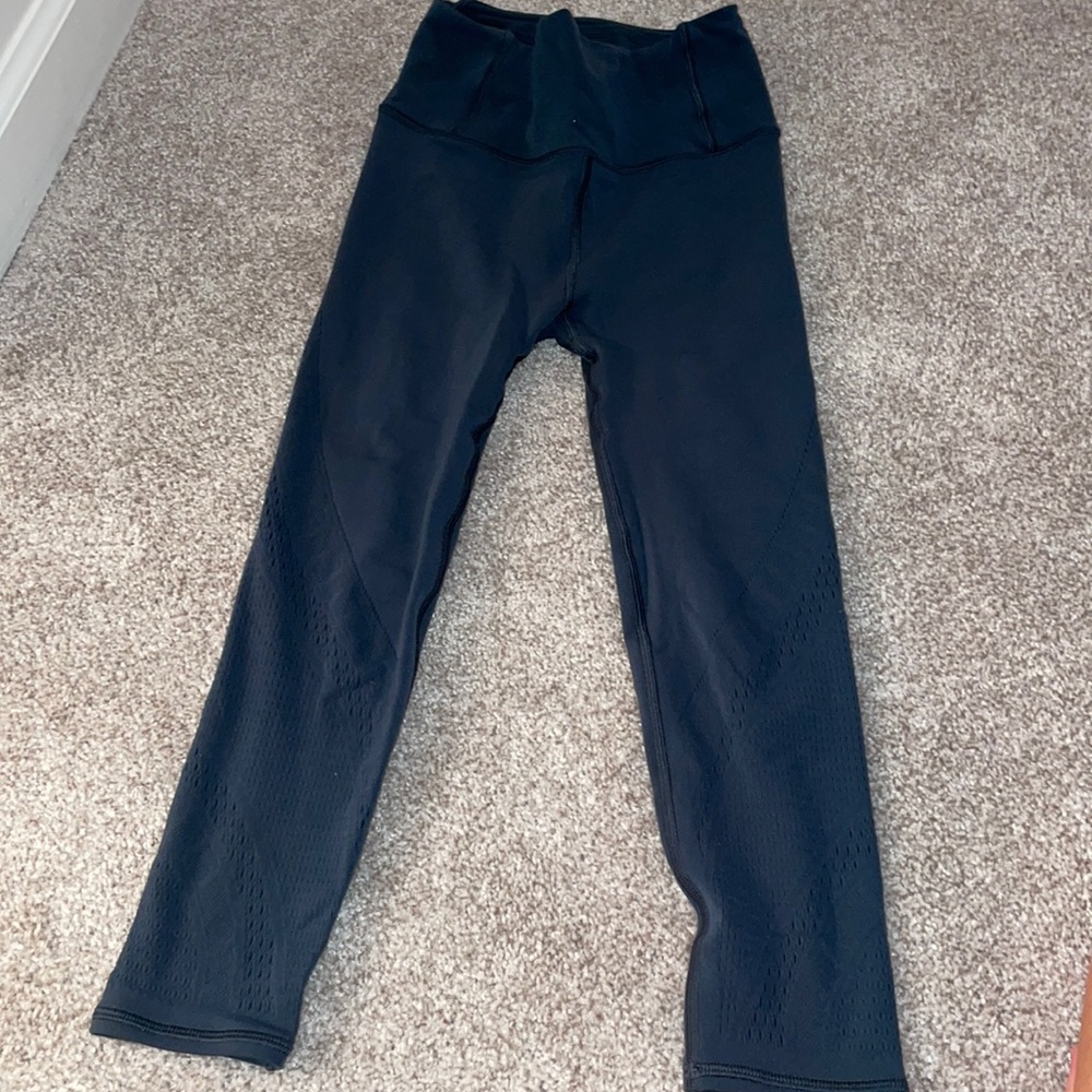 Womens Lululemon seamless fabric leggings